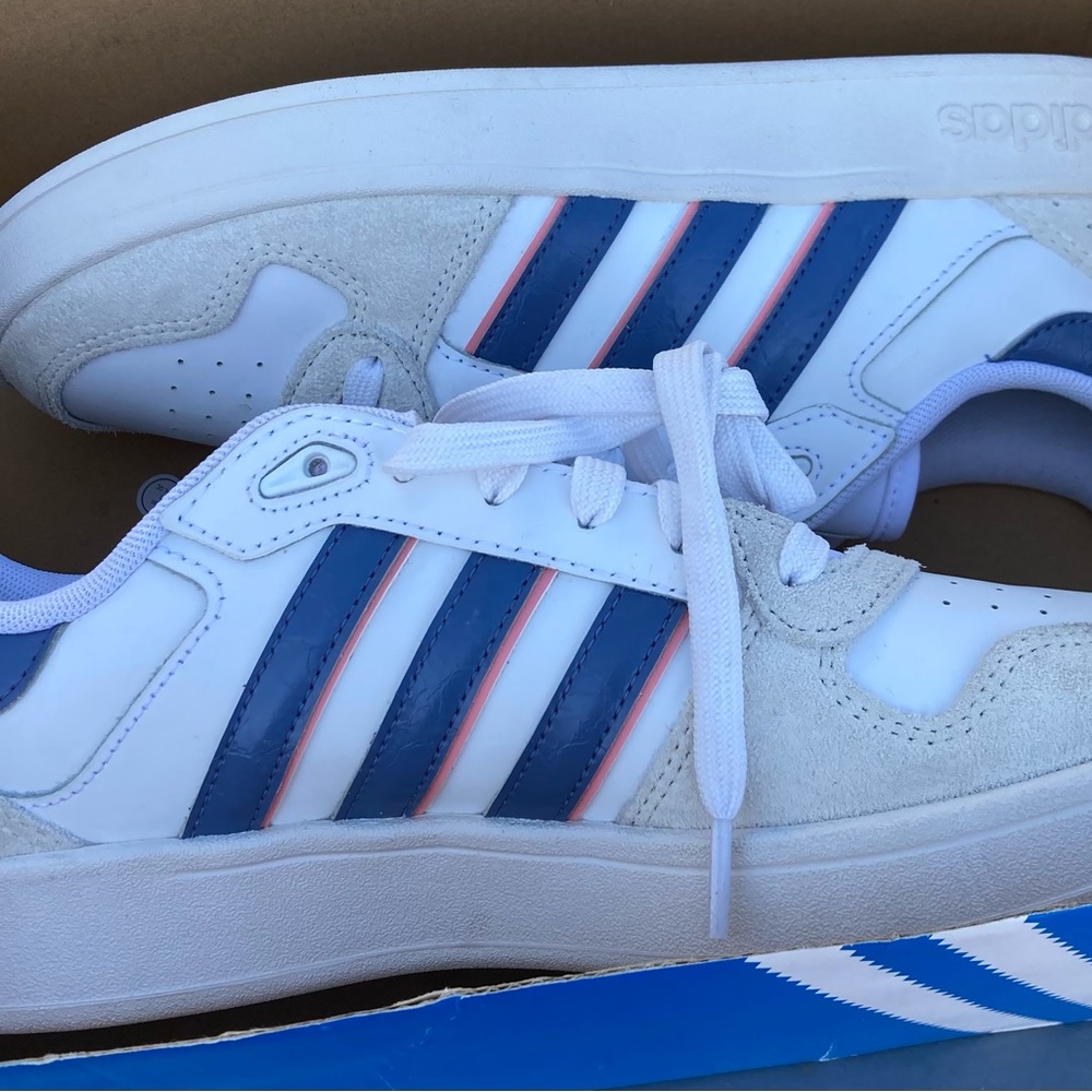 Adidas - Picture 6 of 10